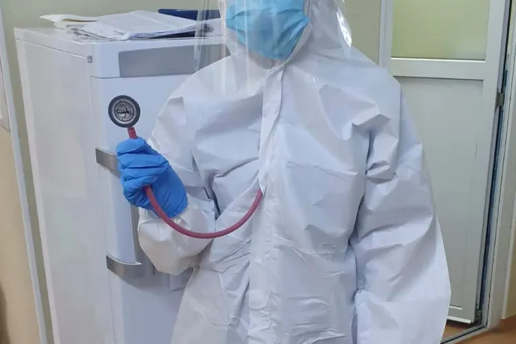 Medic care tratează COVID: Mi se pare uimitor că oamenilor încă le este mai frică de vaccin decât de boală