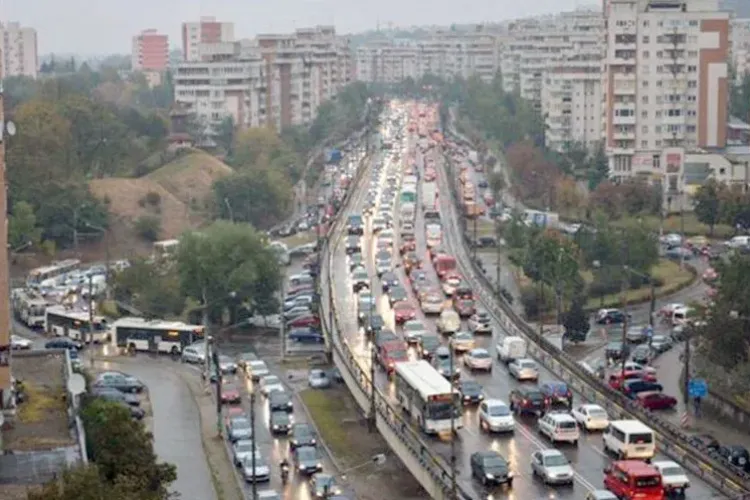 Boc e în război cu activiștii civici care îi critică Metroul: Ăștia nu-s clujeni! Dacă stați în trafic, să îi sunați pe ei