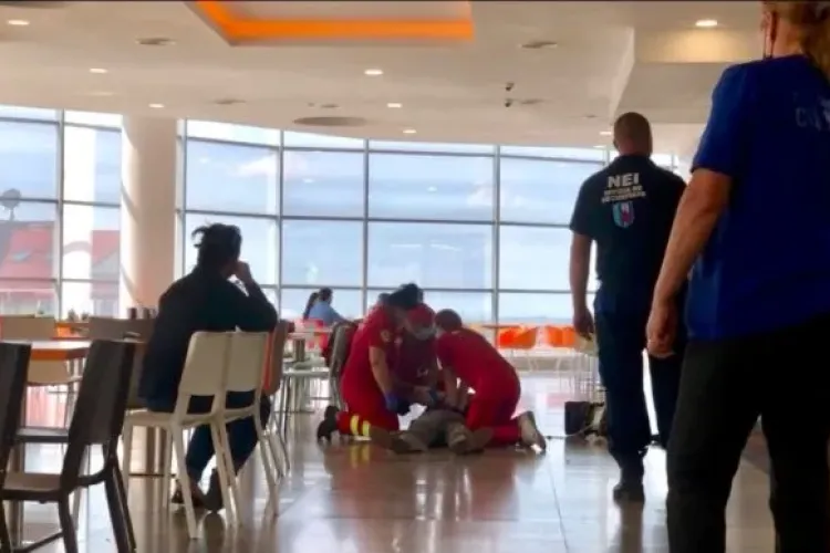 A murit înecat la mall, iar cei din jur filmau, fără să îl ajute - FOTO