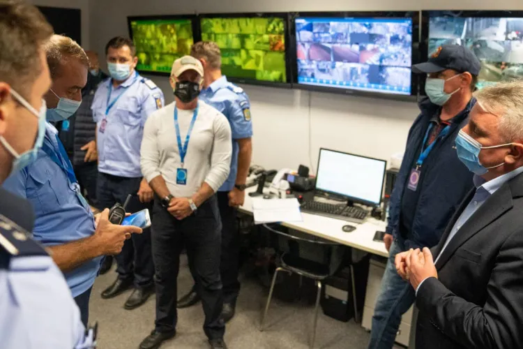 Boc, mascat în a treia zi de UNTOLD. Primarul a fost alături de viitorul premier al României, conform unor surse - FOTO