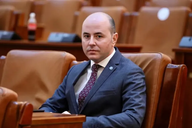 Consilierul premierului a pârât USR PLUS la Comisia Europeană, SUA și Israelul: Vor să facă o nouă majoritate cu un partid neofascist şi antisemit