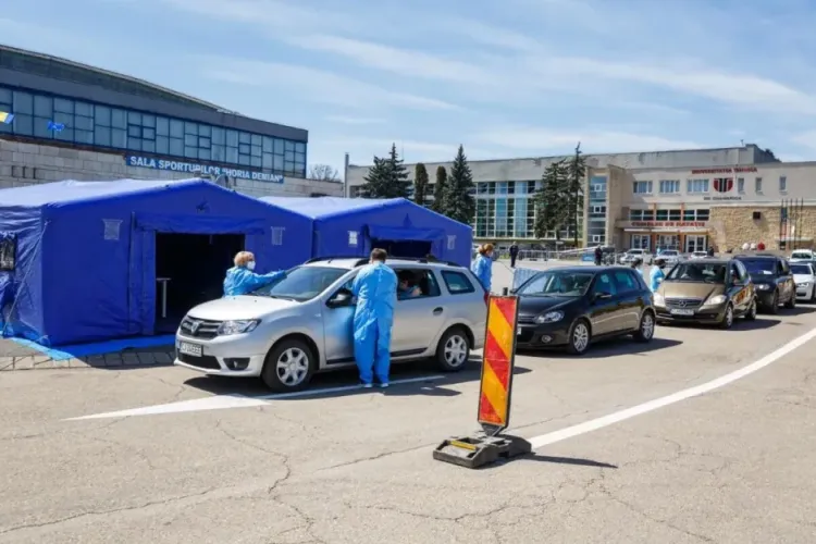 Centrul de vaccinare drive-thru de la Sala Sporturilor și-a REDUS programul de funcționare