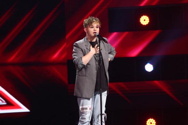 Cine este Ionuț Hanțig, clujeanul care a apărut machiat pe scena X Factor România și a impresionat jurații: „Îmi place să fiu altceva”