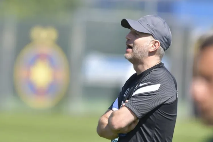 Vaccinarea și testarea, subiecte de dispută în Liga 1, după ce Edi Iordănescu a fost depistat pozitiv cu COVID-19