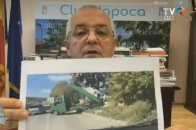Boc a prezentat un ”nesimțit” care descărca deșeuri pe o stradă din Cluj