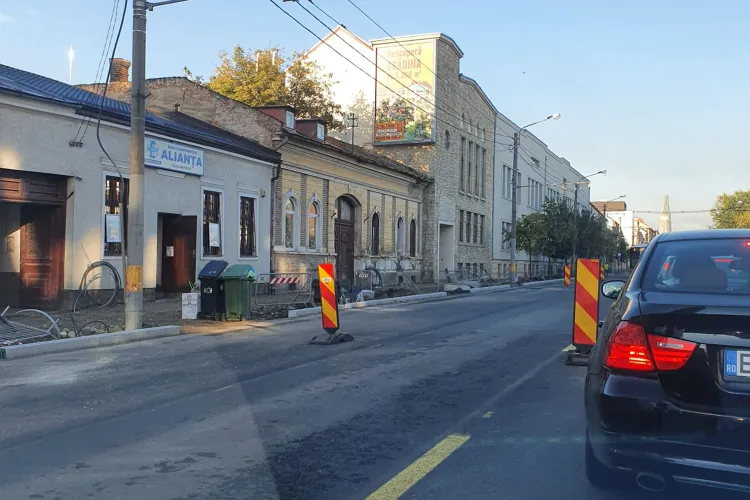 Restricții de circulație pe 21 Decembrie 1989, pentru frezarea asfaltului