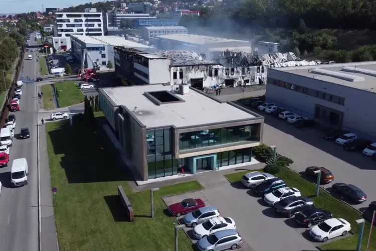 Imagini din dronă cu hala care s-a făcut SCRUM în parcul Tetarom 1 - VIDEO