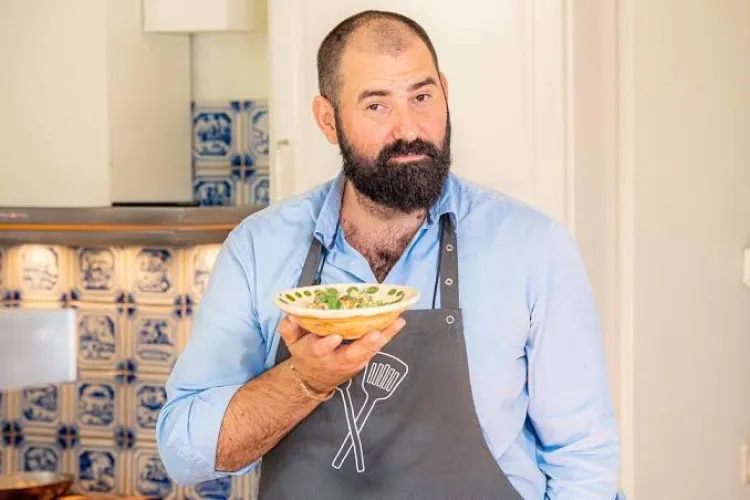 Bucătarul Adi Hădean isi desființează clienții avuți pe litoral