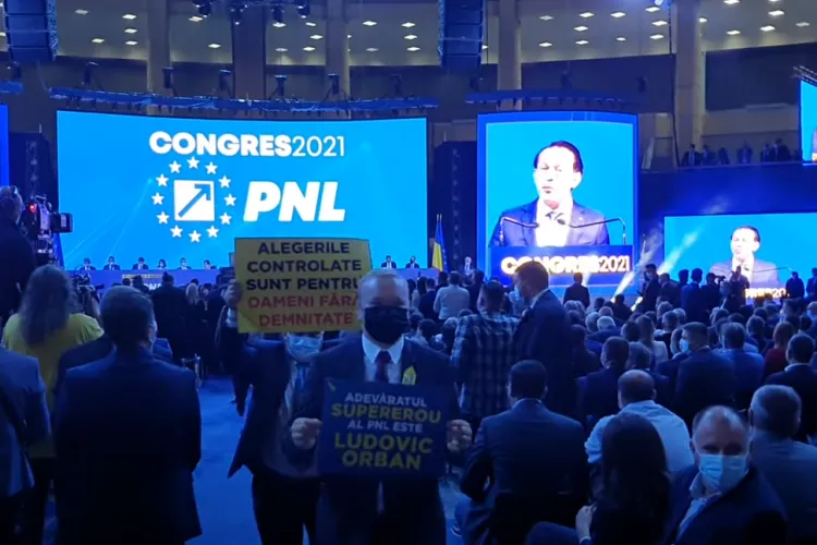 Premierul Florin Cîțu, huiduit la Congresul PNL - VIDEO