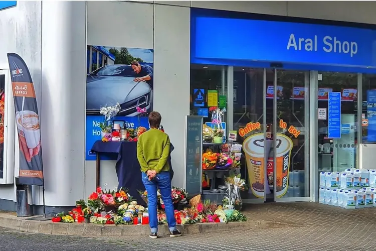 Angajat împușcat în cap, după ce i-a cerut unui client să poarte mască