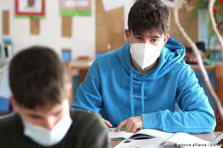 Elevii vor școlile deschise, dar cu reguli de protecție sanitară: „Avem nevoie de măsuri concrete pentru o educație de calitate în vreme de pandemie”