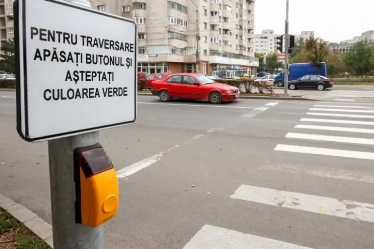 Trei noi treceri de pietoni cu semafor, puse în funcțiune în Cluj-Napoca