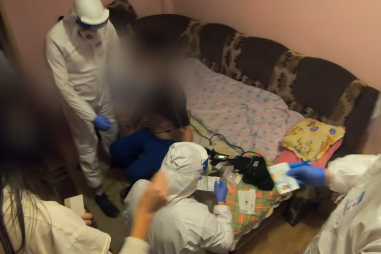 Cluj: Bărbat tânăr cu COVID-19, răvășit de durere toracică: ”Ne sperie vaccinarea, dar efectele COVID sunt răvășitoare” - VIDEO