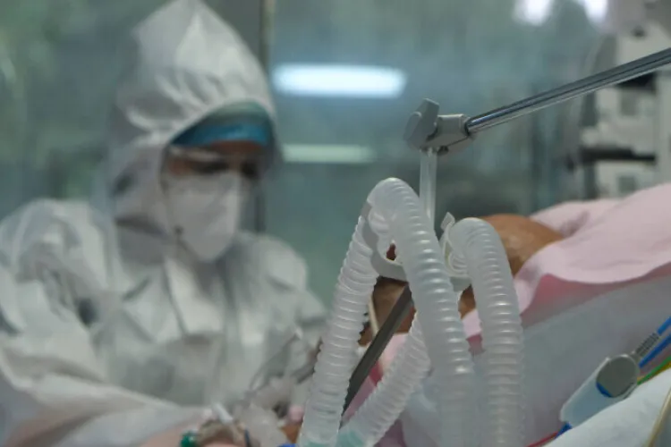 Tot mai mulți tineri sunt răpuși de COVID-19. Câte cazuri noi au fost în România, în ultimele 24 de ore?