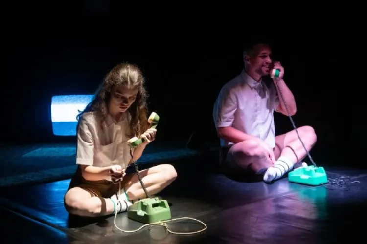 Spectacolul-performativ CTRL + Z vine la Cluj!