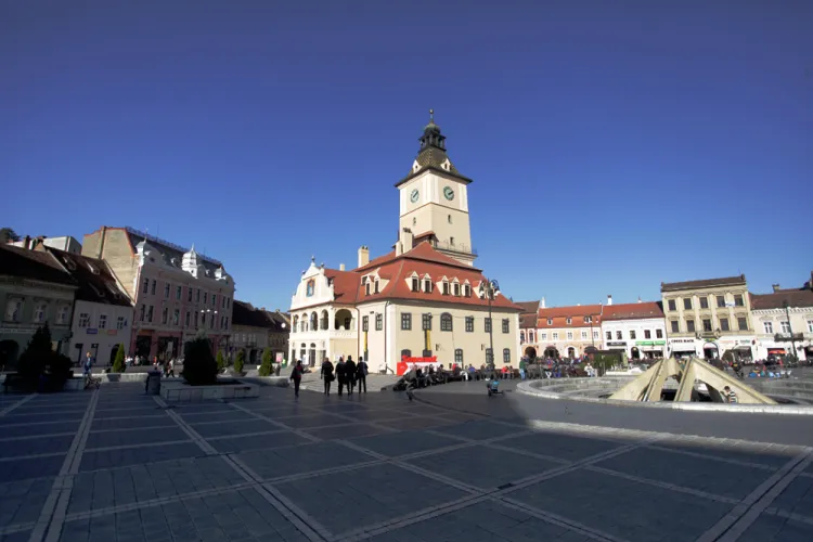 Bărbat înjunghiat pe un bulevard din centrul Braşovului, după o bătaie cu pumni şi picioare