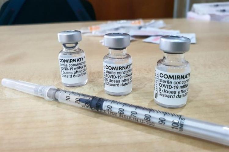 Aproape 6.000 de doze noi de vaccin Pfizer vor sosi luni la Cluj