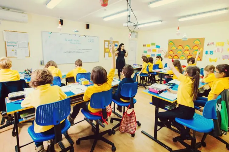 Școlile private își suspendă marți activitatea față în față. Spre deosebire, însă de cele stat, acestea vor putea face on-line