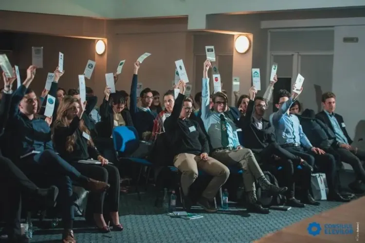 Consiliul Național al Elevilor susține că dacă semestrul I va fi mai scurt și numărul de note trebuie să fie mai mic