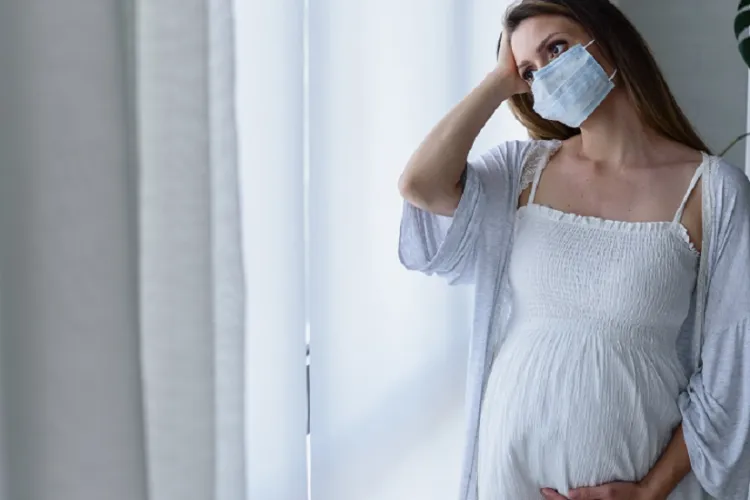 Societatea de Obstetrica și Ginecologie din România recomandă vaccinarea gravidelor împotriva COVID-19