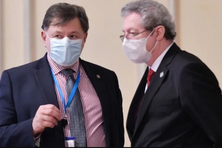 Alexandru Rafila şi Adrian Streinu-Cercel au propus un certificat verde temporar, la 10 zile de la prima doză