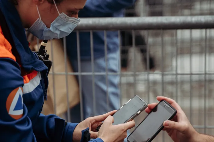 O clujeancă  a prezentat un certificat verde FALS care atesta că fiul ei ar fi vaccinat, la un liceu din Cluj-Napoca