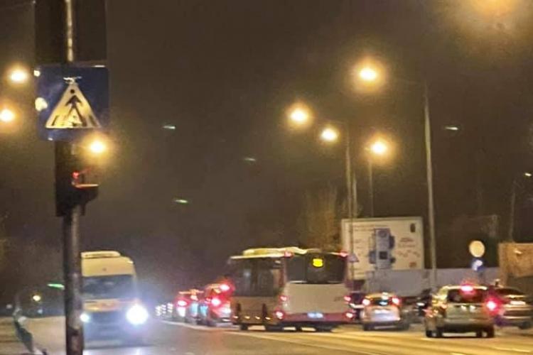 Cluj: Accident rutier GRAV pe Calea Turzii, în apropiere de Observator. 3 persoane au fost rănite - FOTO