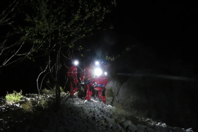 Trei turiști clujeni s-au rătăcit noaptea în munți, la Sălciua. A fost necesară intervenția salvamontiștilor