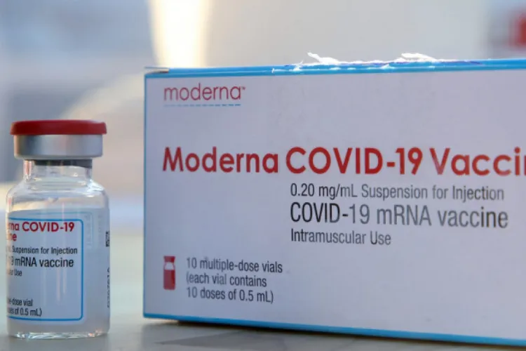 O nouă tranșă cu peste 355.000 de doze de vaccin Moderna sosește vineri în România