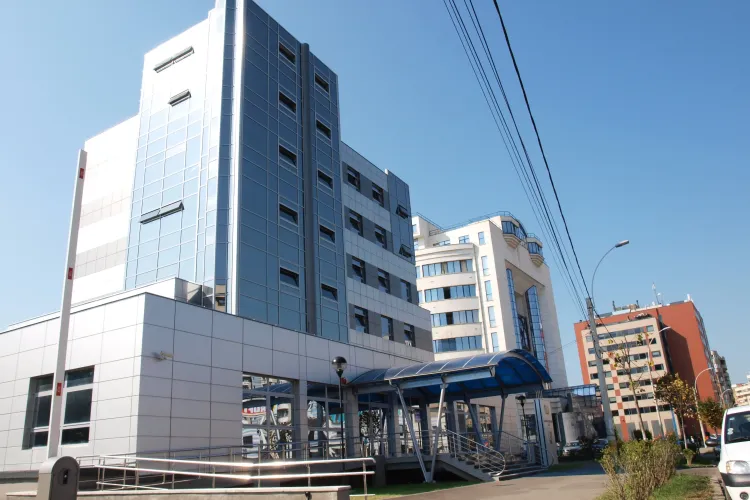 În timp ce elevii nu au tablete și internet, Consiliul Județean Cluj dă un milion de lei pe un sistem de videoconferință și vot