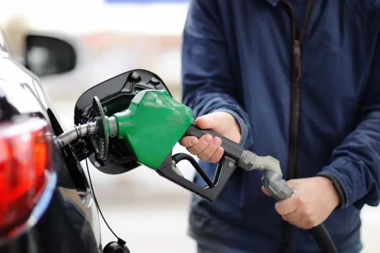 România, pe locul 2 în UE la scumpirea carburanților, în luna septembrie