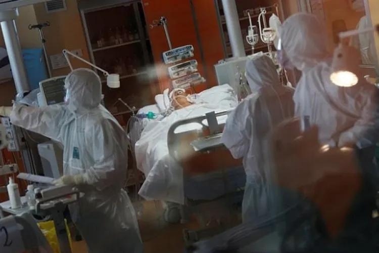 Hrănirea unui pacient internat la ATI cu COVID poate dura și 3 ore pentru o singură masă