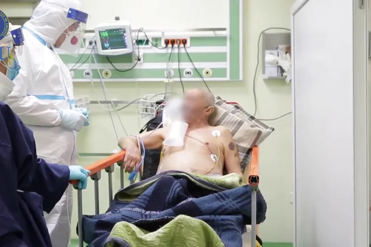 Un medic clujean explică CUM te poți omorî acasă cu medicamentele pentru COVID! Priviți și băgați la cap - VIDEO