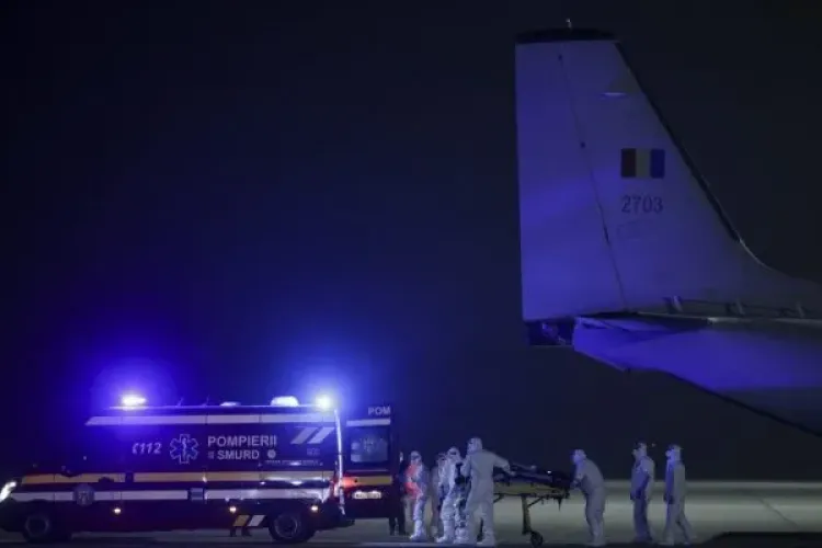 O pacientă cu COVID-19 a murit în timp ce era transferată din România în Ungaria