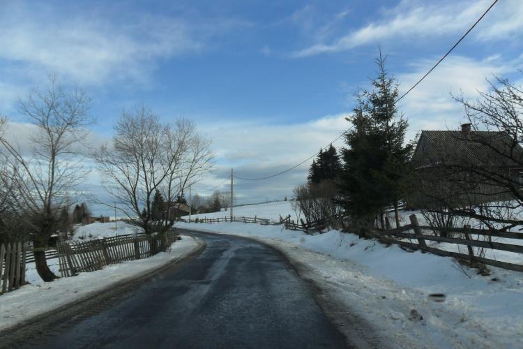 Drumuri din Cluj afectate de polei. A fost prima intervenție de iarnă - FOTO 