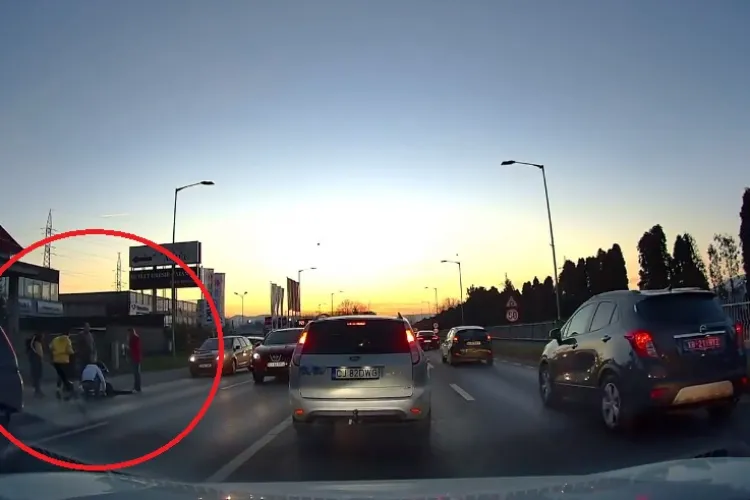 Motocicletă implicată într-un accident în Florești. Martor criticat pentru că a intervenit - FOTO