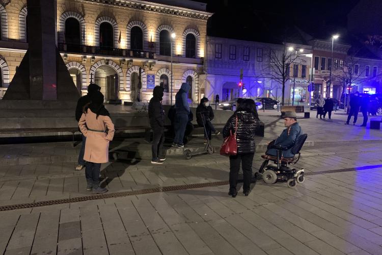 Eșec la protestul anti PNL de la Cluj. Organizatorii au venit fara baterii la portavoce  - FOTO