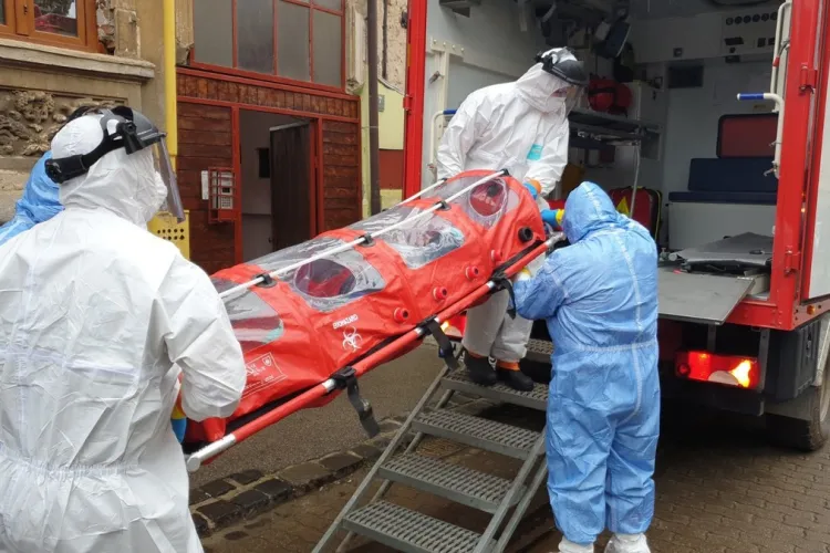 11.000 de cazuri noi și aproape 600 de decese, în ultimele 24 de ore, în România