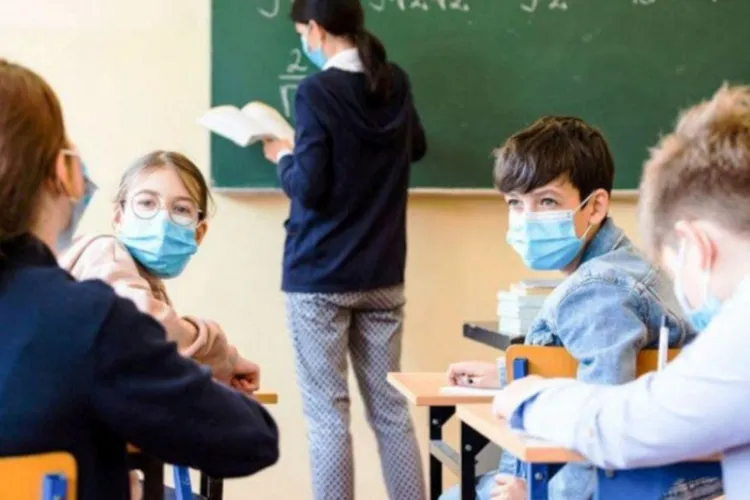 Sondaj Consiliul Elevilor: 80% din respondenți nu doresc scurtarea vacanței de iarnă, ci recuperarea materiei în semestrul II