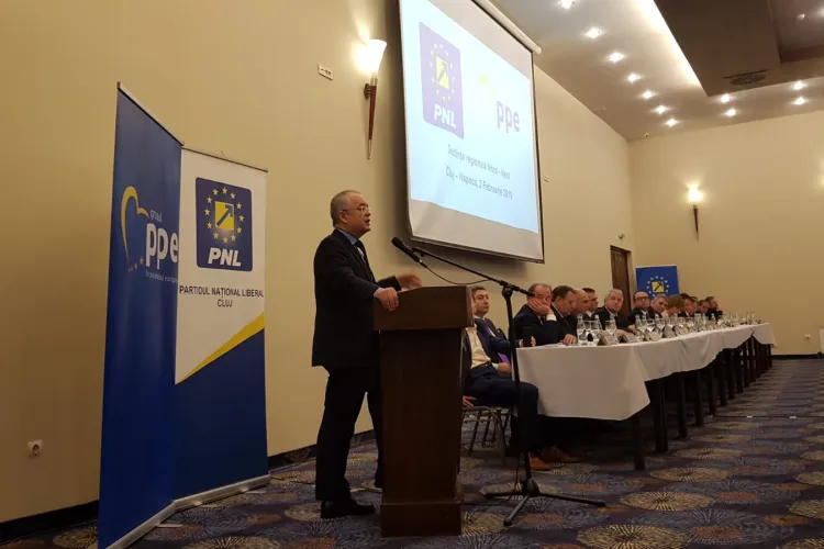 Emil Boc le cere liberalilor să negocieze cu PSD și USR: Nu strică această psihoterapie colectivă