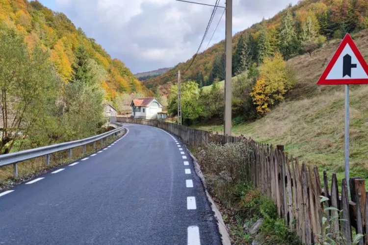 S-a recepționat ”drumul jafului” (Răchițele – Prislop – Ic Ponor), unde lucrările fuseseră începute în 2009 - FOTO