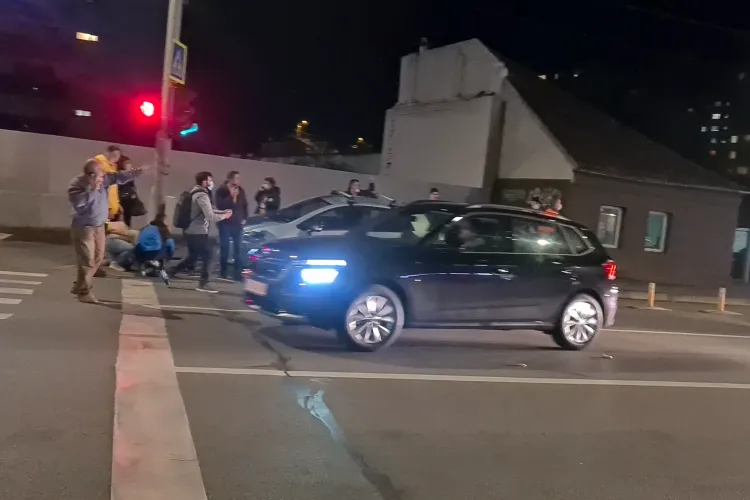 EROUL NECUNOSCUT, urecheat de Poliția Rutieră pentru că a dirijat circulația la accidentul de pe Dorobanților - VIDEO