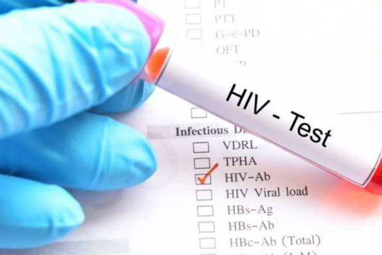 Pacienții cu HIV/SIDA, victime ale dezinformării privind vaccinul: „Inclusiv unii medici au transmis informații false”