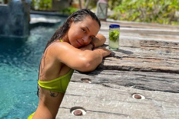 Câți bani plătește Vlăduța Lupău pentru o noapte de cazare pe o insulă exotică? Andreea Bănică s-a declarat invidioasă