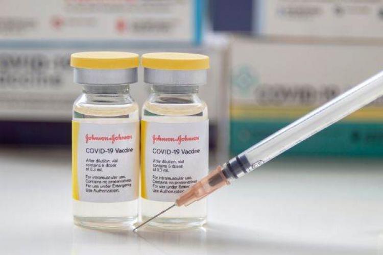 Un efect secundar grav a fost adăugat pe prospectul vaccinului Johnson&Johnson