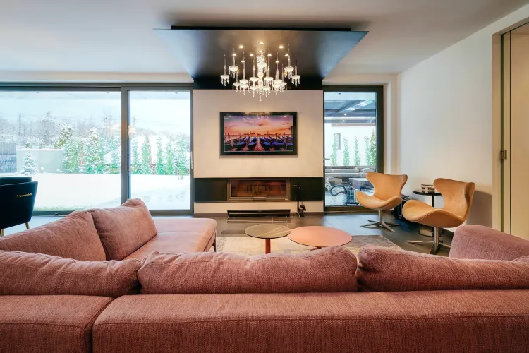 Merită să angajezi un designer de interior în Cluj Napoca? Care sunt costurile și ce presupune aceasta?