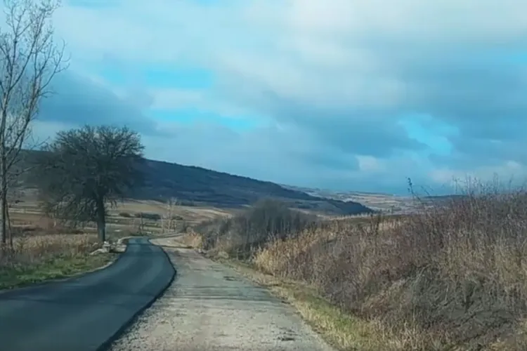 Așa arată drumul ”finalizat” de Consiliul Județean Cluj, de la Iclod la Aluniș, care nu e finalizat de fapt - VIDEO