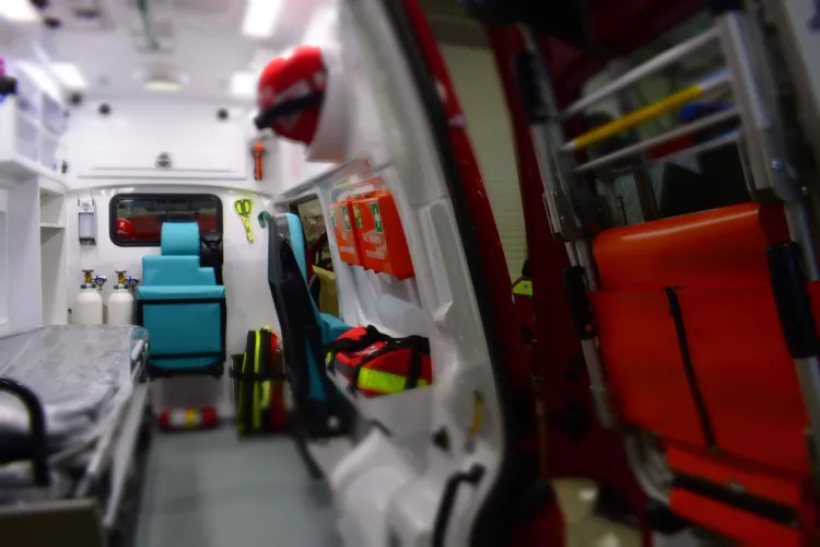 Două persoane au fost găsite inconștiente într-o casă din Florești. Un bărbat a MURIT