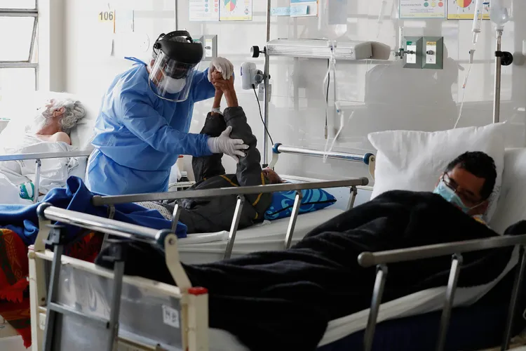 1.722 de persoane infectate sunt internate în secțiile ATI, dintre care 24 de copii