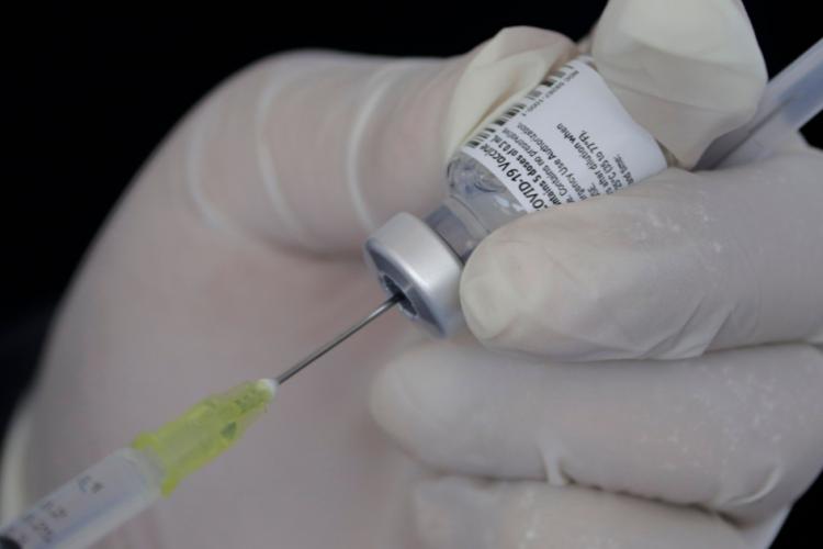 Vaccinare la chiuvetă în Bihor și Satu Mare. Peste 2.000 de certificate ar fi fost falsificate